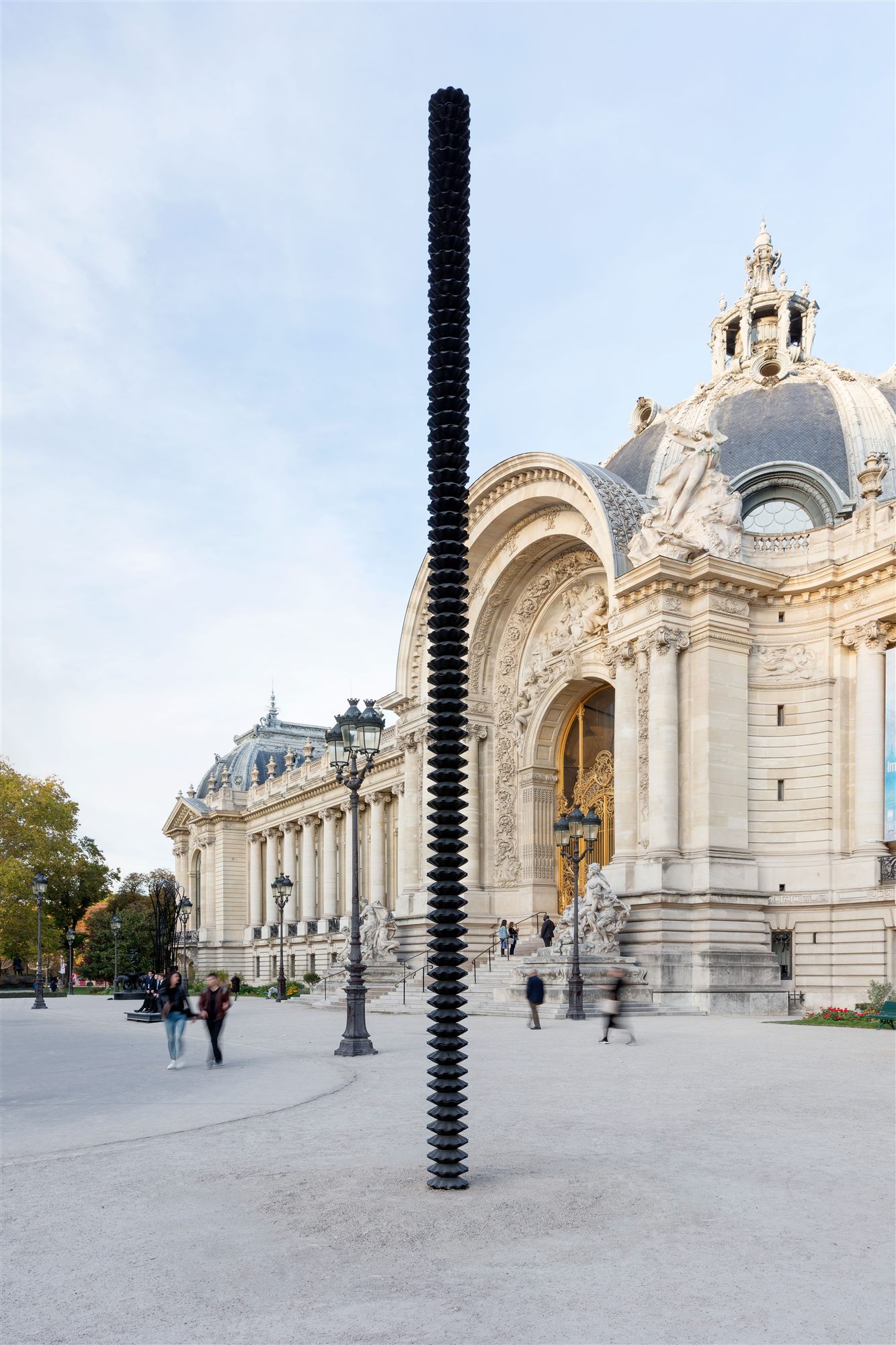 Gregor Hildebrandt, “Säule”, 2018, in the public space in front of the Grand Palais, Paris, during FIAC Projects